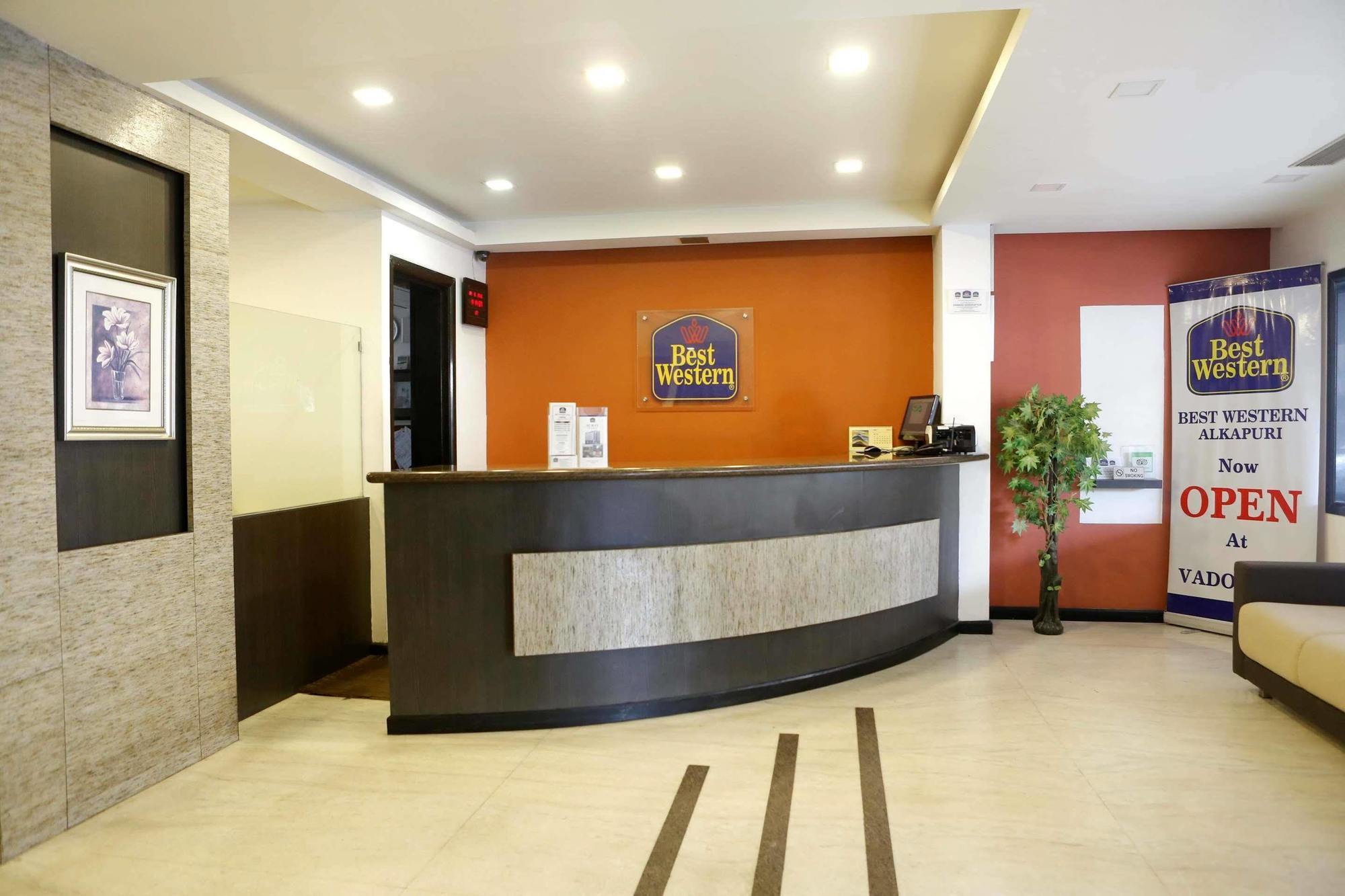 Best Western Yuvraj Сурат Экстерьер фото