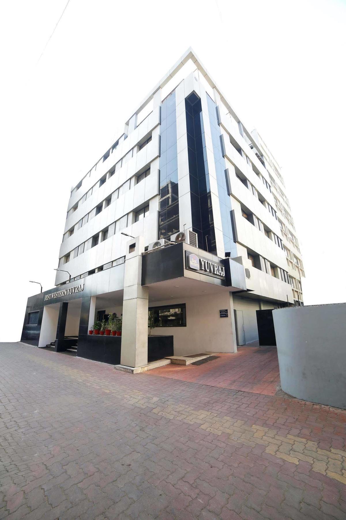 Best Western Yuvraj Сурат Экстерьер фото