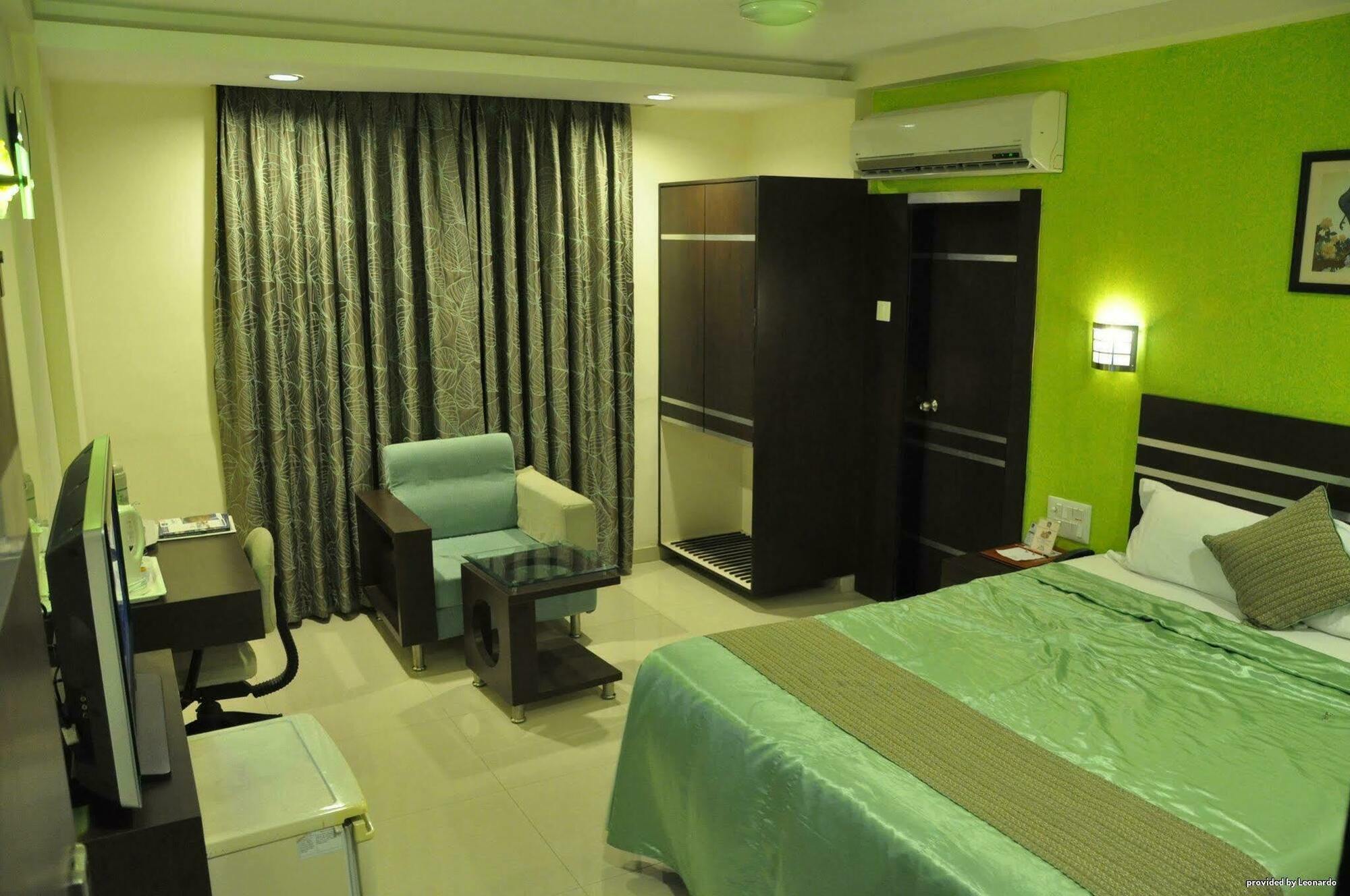 Best Western Yuvraj Сурат Экстерьер фото